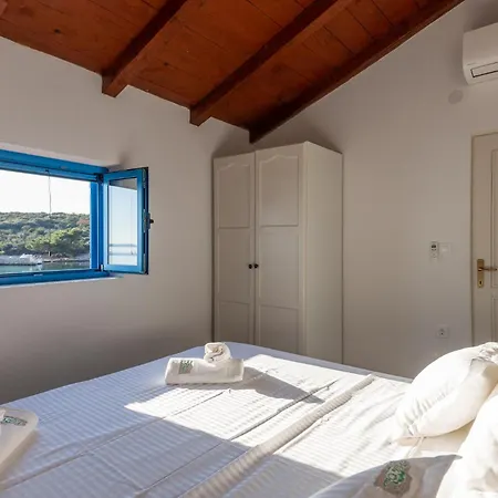 Otus Villa
