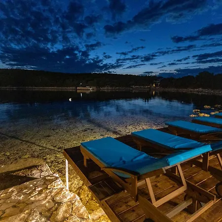 Otus Villa *
