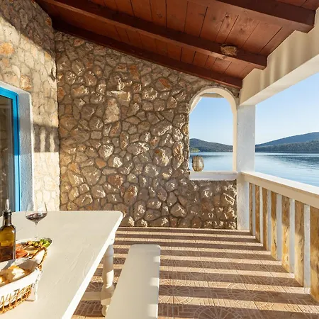 Otus Villa *